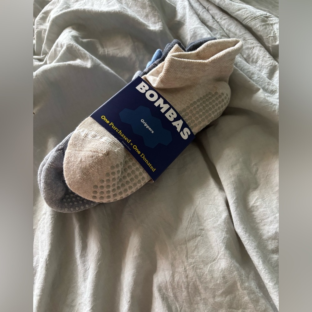 Bombas Medium Ankle Socks with Grippers